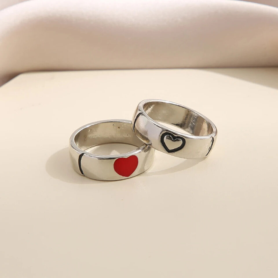 2Pcs-Retro-Love-Heart-Ring-Set-Hiphop-Black-White-Color-Rings-Ring-Fashion-Heart-Ring-Female_d4d122bb-2a3a-45a6-b3b5-324eada37414