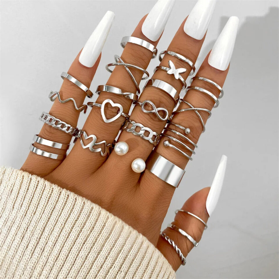 Fashion-Hollow-Geometric-Heart-Rings-For-Women-Boho-Metal-Vintage-Snake-Butterfly-Punk-Finger-Rings-Set_96a52650-0423-42eb-8566-7e77a9708f7d