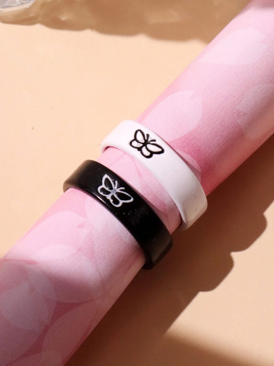 HUANZHI-2-Pcs-of-Black-White-Rings-for-Women-Girls-Cute-Butterfly-Pattern-Minimalist-Design-Friendship_0d942a25-bbb7-4f39-a46a-7b0e80db0432