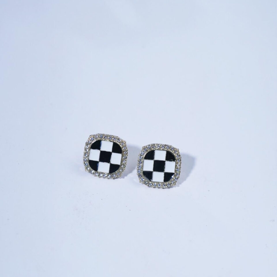 caeea46edf1946df9a4e7c4cc244bcce_tplv-aphluv4xwc-origin-jpeg