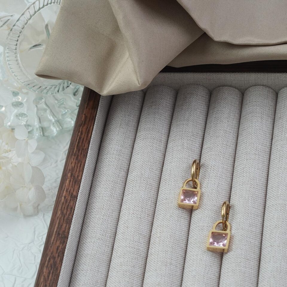 e2efd8b9f1bb49cbb62498288d91e05a_tplv-aphluv4xwc-origin-jpeg